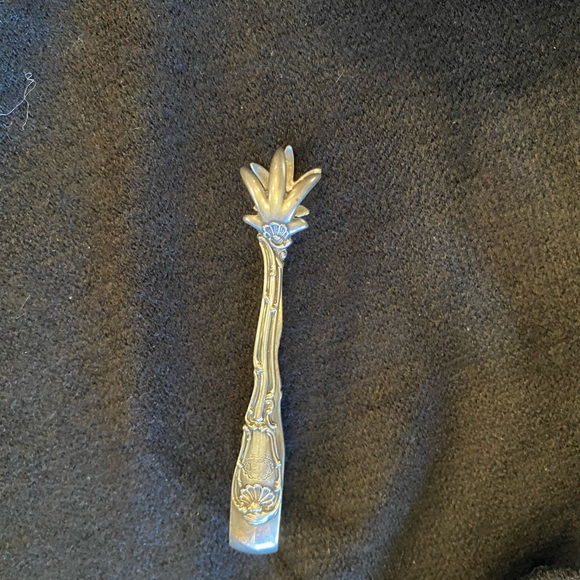 Gorham sterling silver sugar tongs - Picture 3 of 4